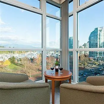 Апарт-отель Lord Stanley Suites On The Park Ванкувер