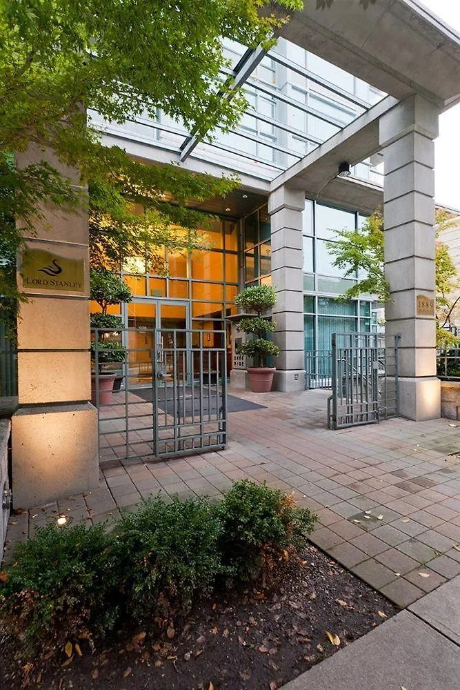 Lord Stanley Suites On The Park Ванкувер Апарт-отель