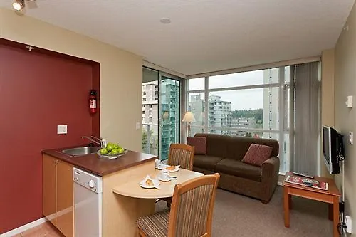 Lord Stanley Suites On The Park Ванкувер 3*,