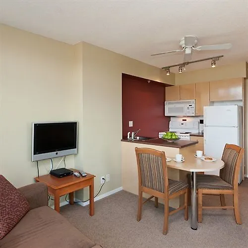 Lord Stanley Suites On The Park Ванкувер