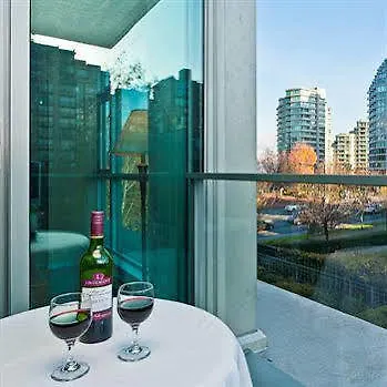 Lord Stanley Suites On The Park Ванкувер Апарт-отель